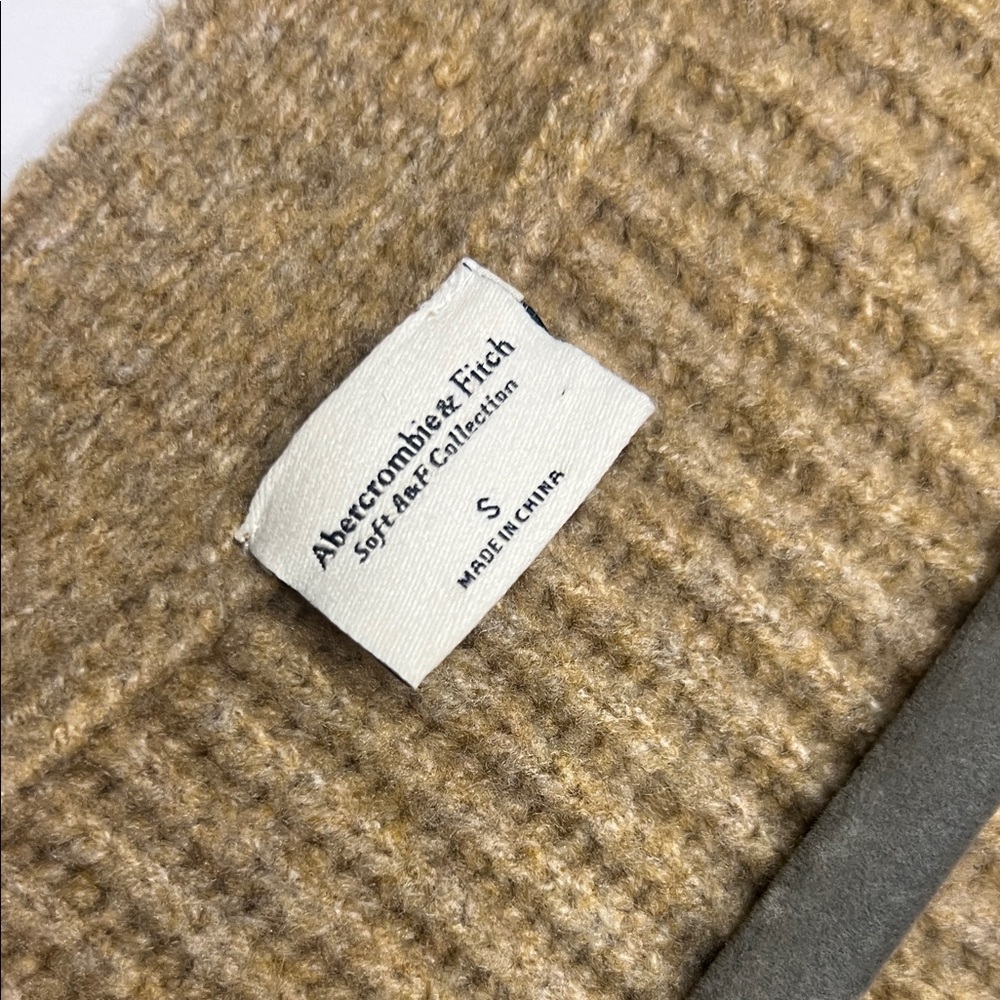 Abercrombie & Fitch Soft Knit Sweater Women's Size Small - Picture 2 of 10